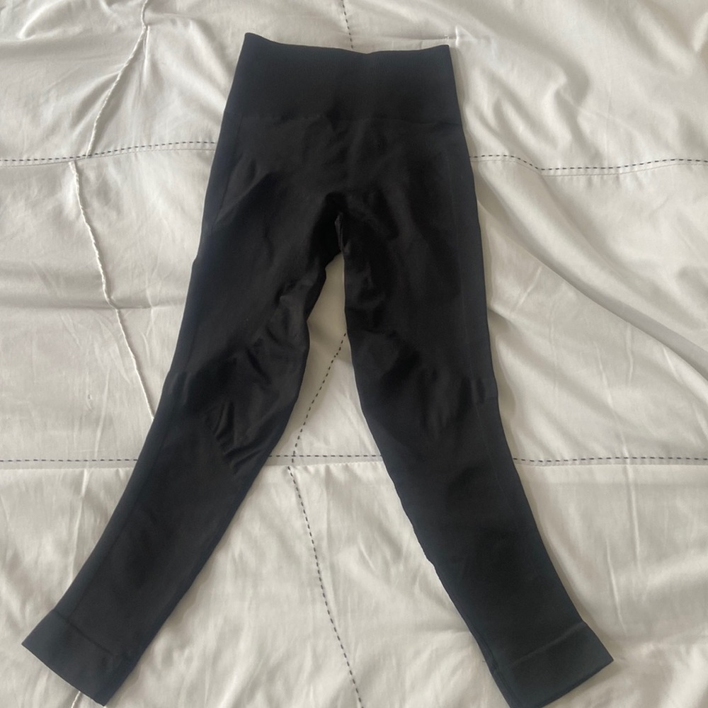 Lululemon compressing leggings in black